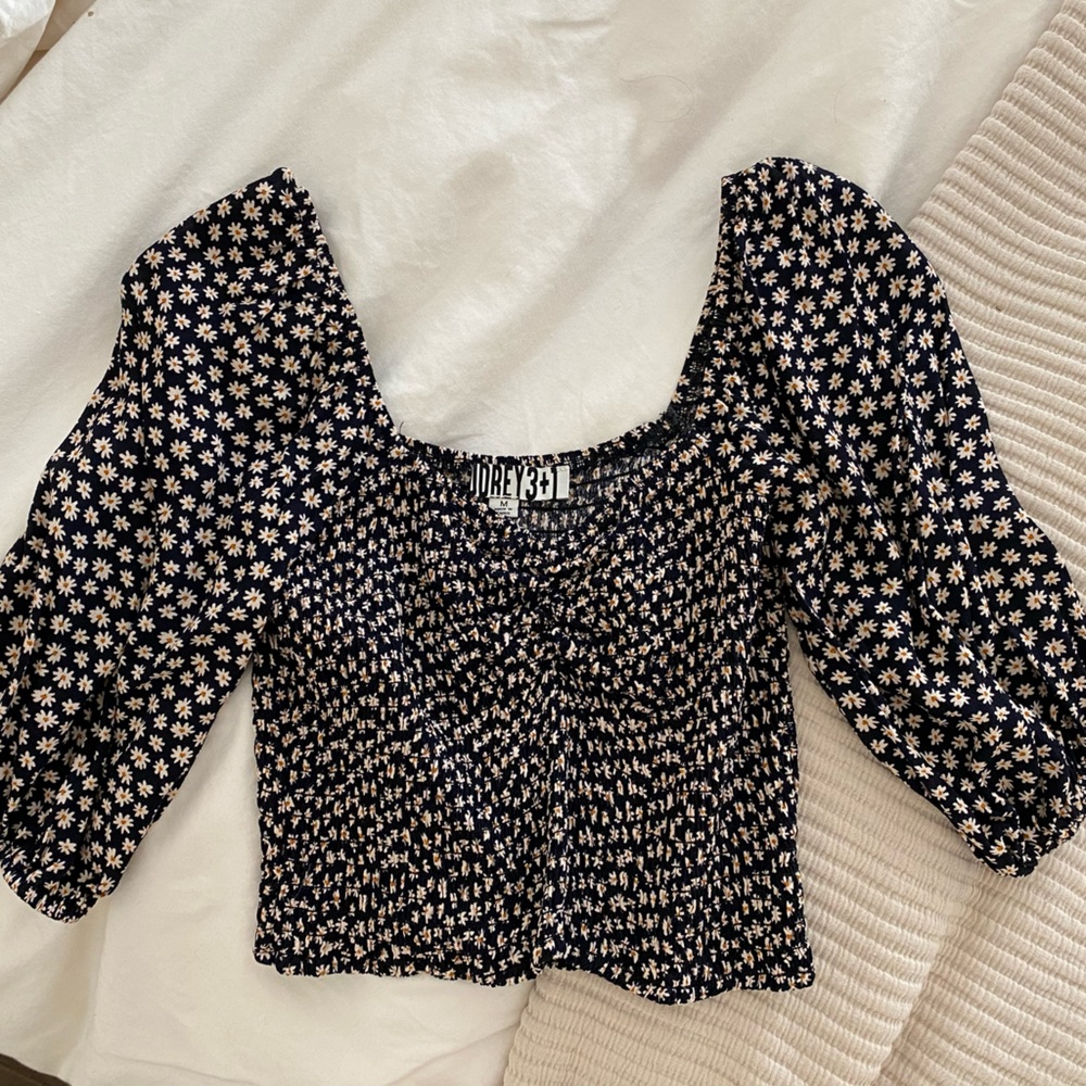 Audrey 3+1 Top, mini daisy print